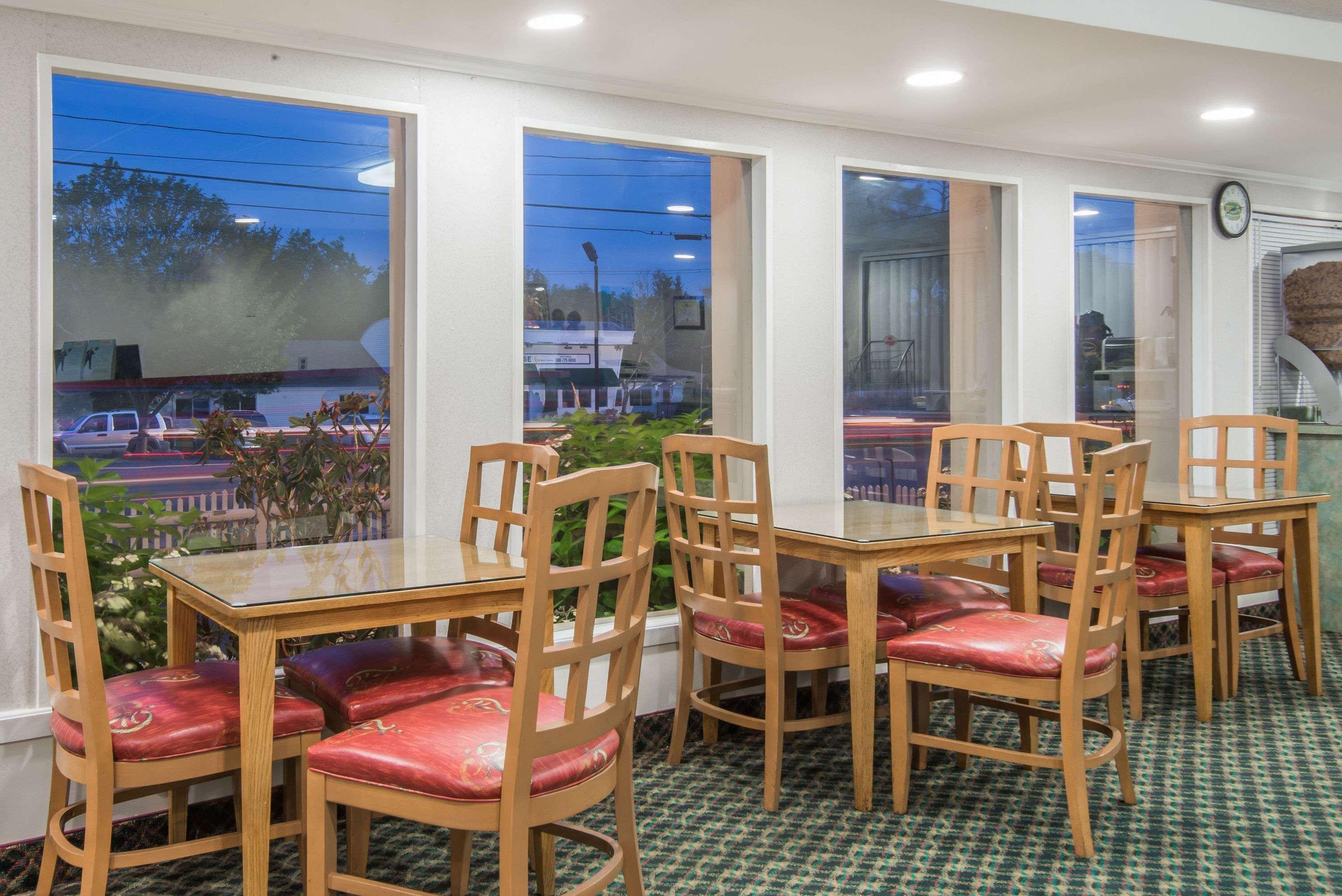 Relax Inn Cape Cod West Yarmouth Hyannis Bagian luar foto